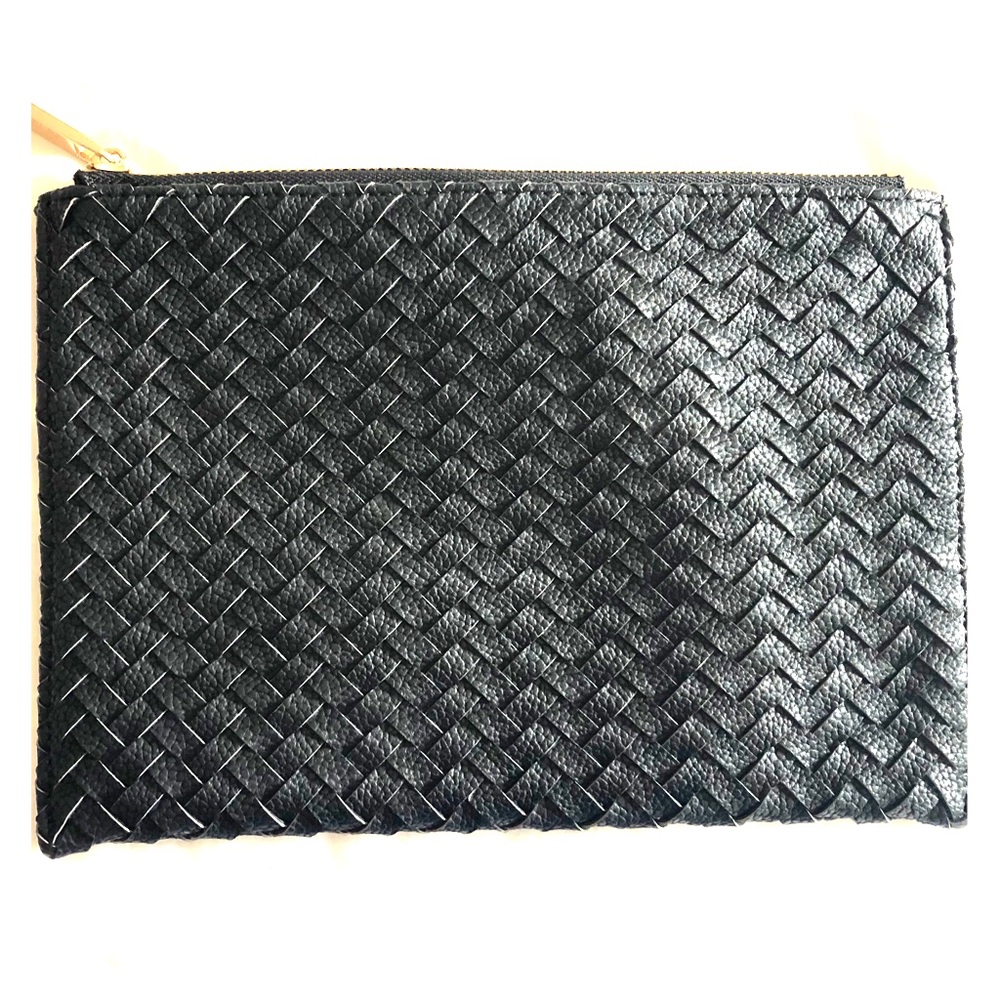 Woven clutch bag